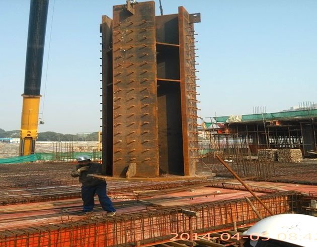 Steel reinforced concrete columns